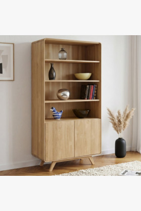 Hölzernes Eichenregal mit Türen, weiß Eiche